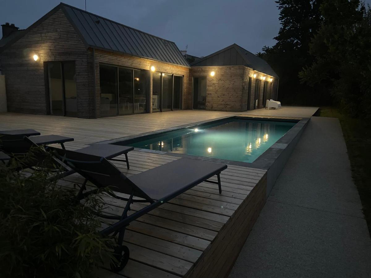 Magnifique villa avec piscine, à 5 min des plages Landunvez Esterno foto